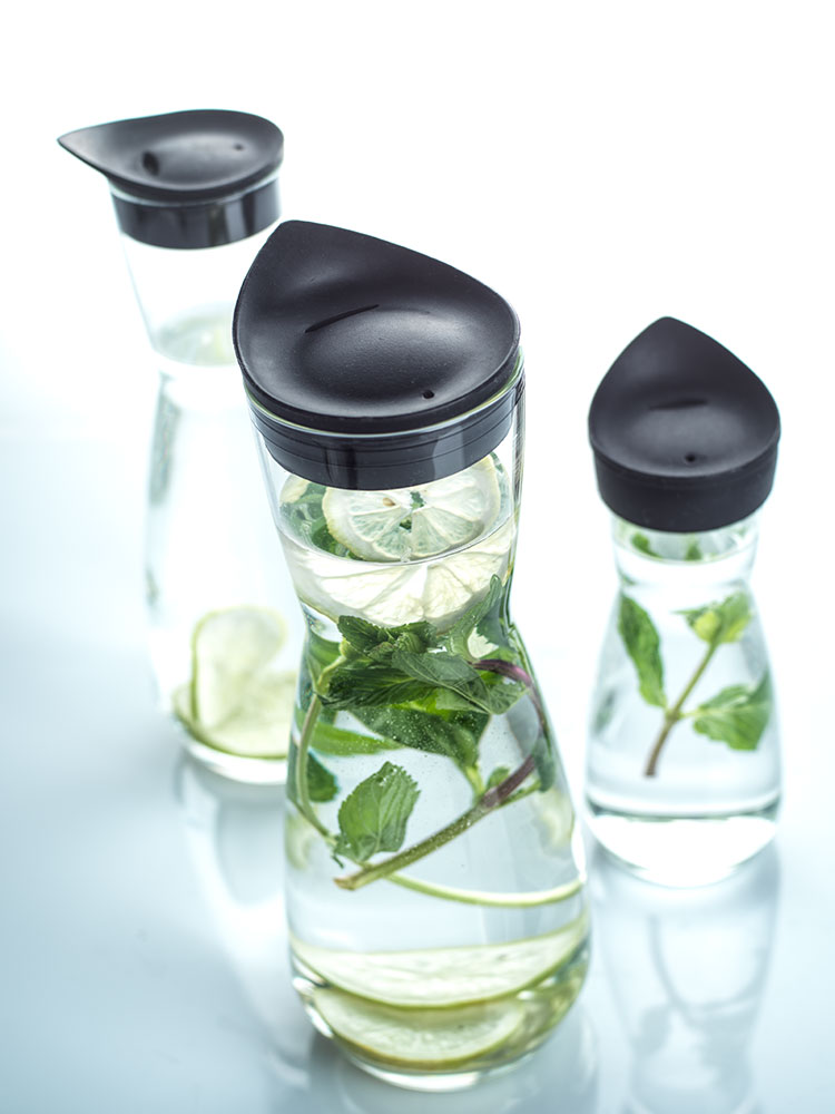 Karaffe Luna 0,25 Liter mit schwarzem Deckel