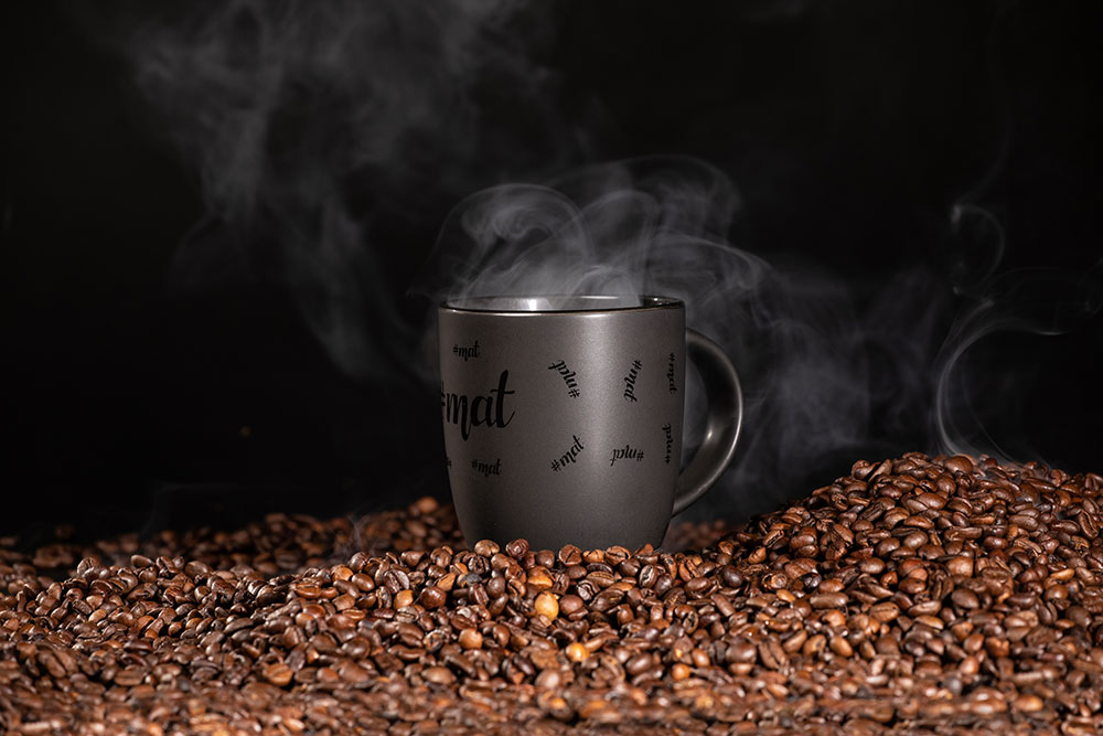 Tasse Olivia grau mit schwarzem Druck