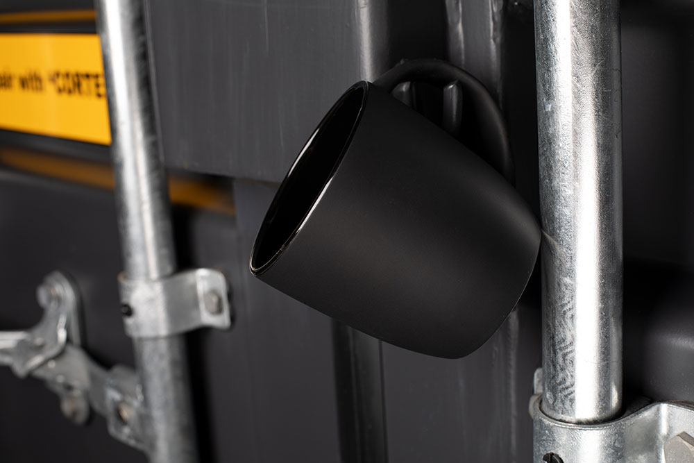 Tasse Olivia schwarz